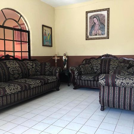 Oyo Hotel Cuatro Reales Galeana Eksteriør bilde