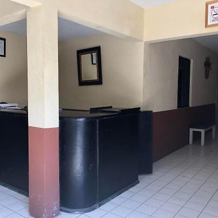 Oyo Hotel Cuatro Reales Galeana Eksteriør bilde