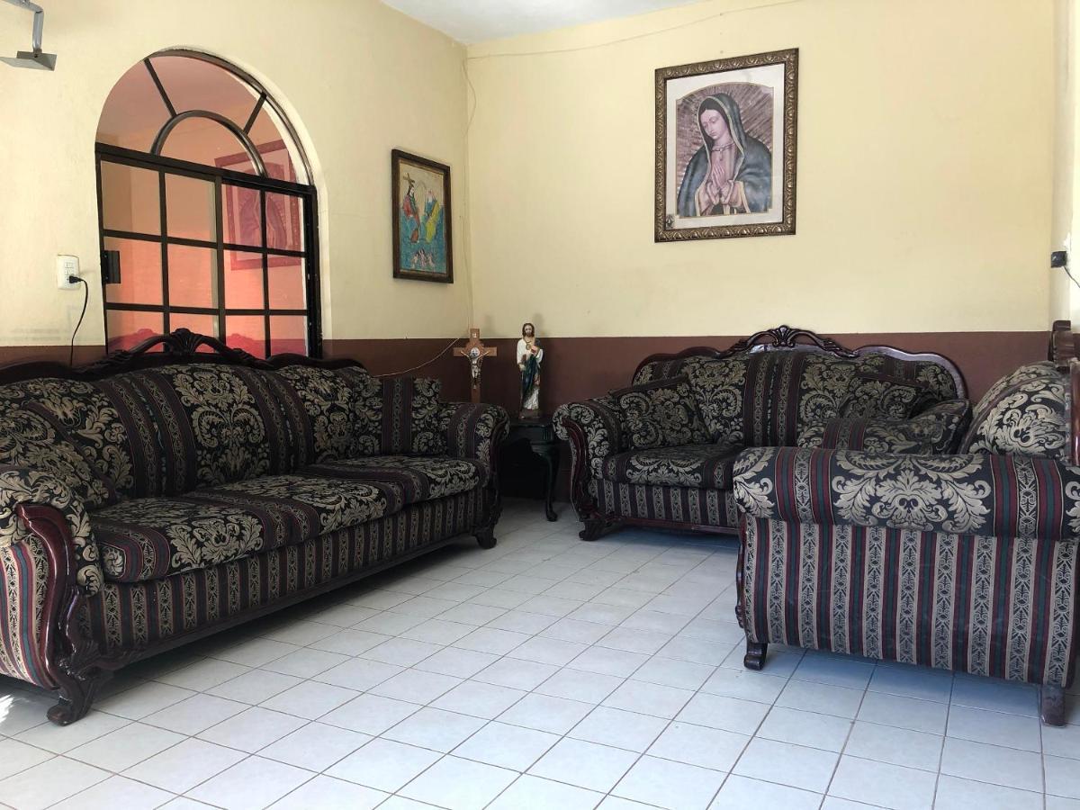 Oyo Hotel Cuatro Reales Galeana Eksteriør bilde