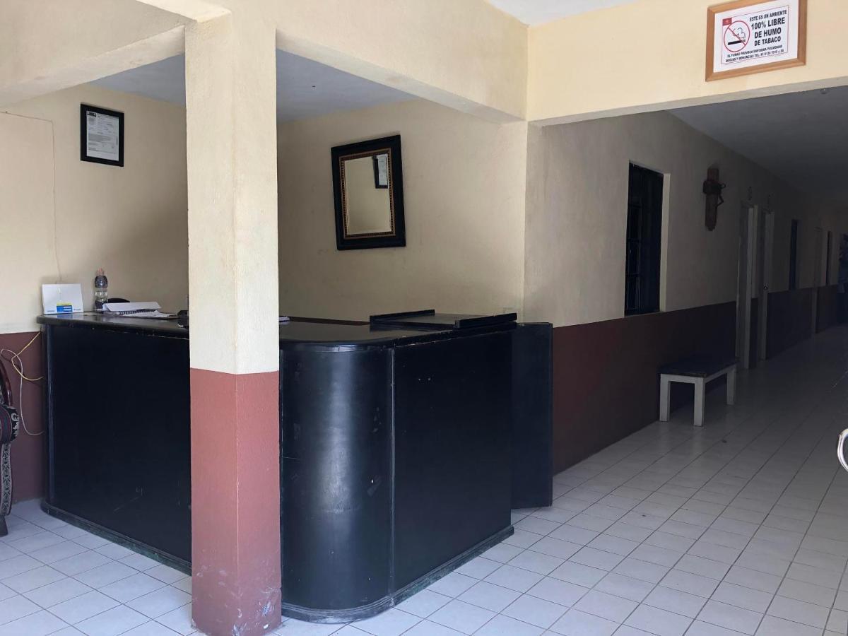 Oyo Hotel Cuatro Reales Galeana Eksteriør bilde