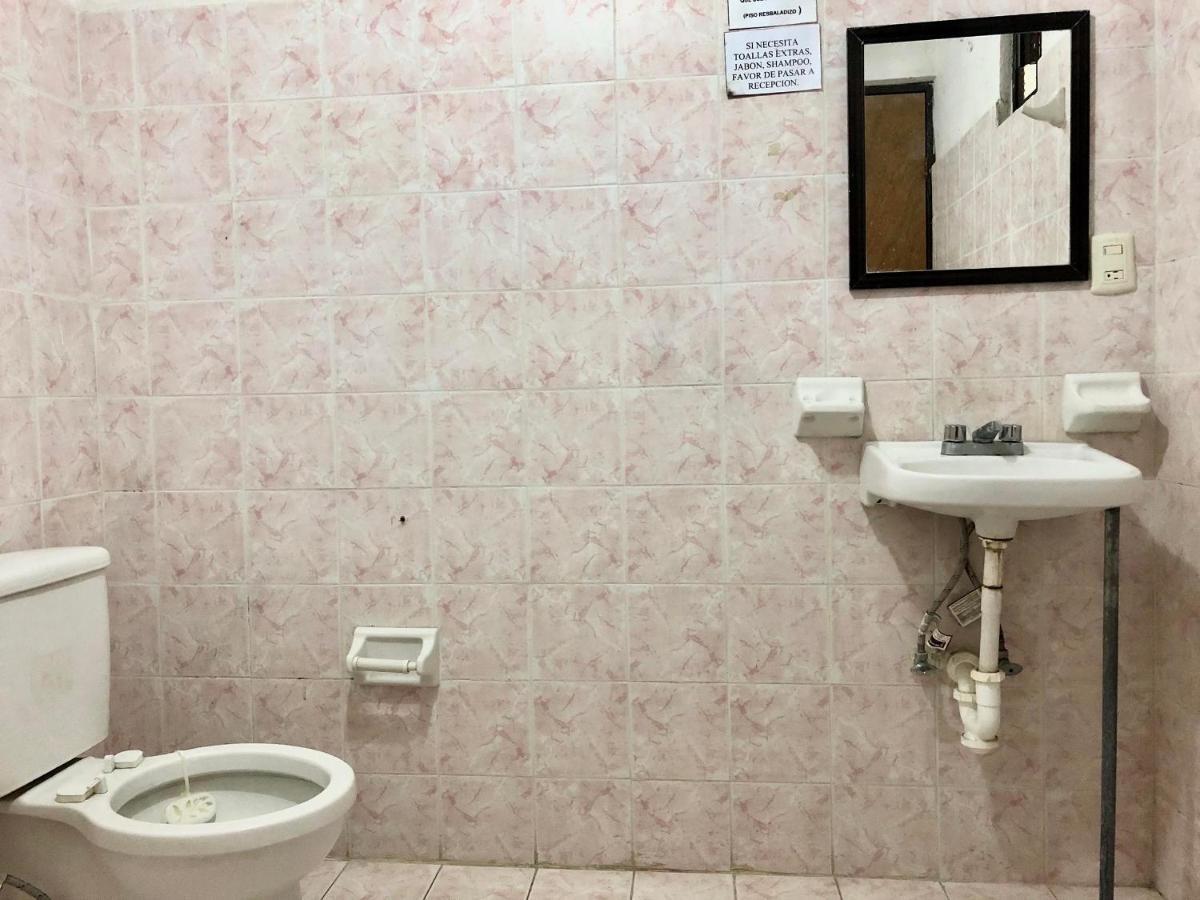 Oyo Hotel Cuatro Reales Galeana Eksteriør bilde